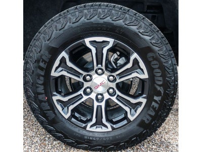 2025 GMC Canyon 4WD AT4