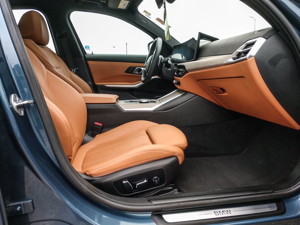 2025 BMW 3 series 330i
