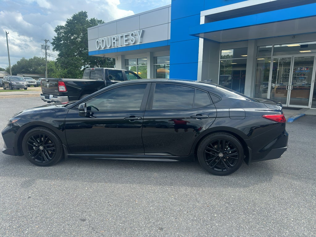 2025 Toyota Camry Hybrid SE