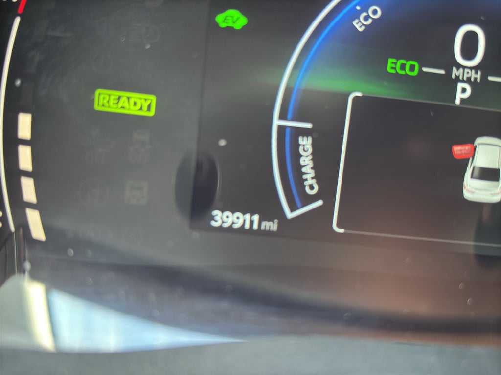 2025 Toyota Camry Hybrid LE