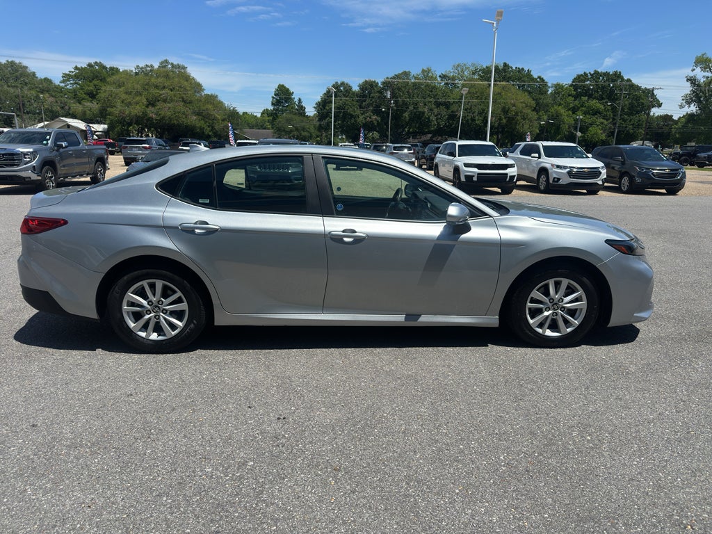 2025 Toyota Camry Hybrid LE