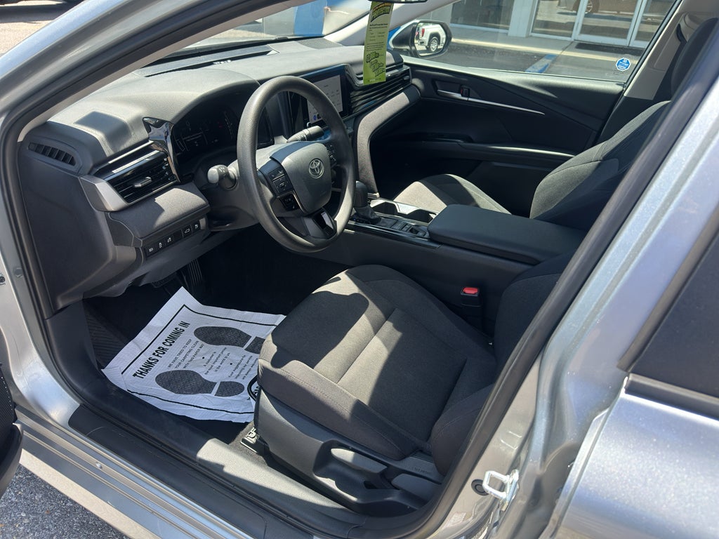 2025 Toyota Camry Hybrid LE