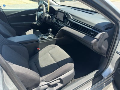 2025 Toyota Camry Hybrid LE
