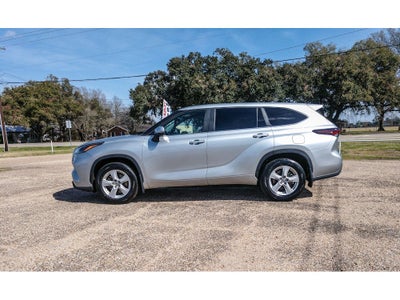 2024 Toyota Highlander LE