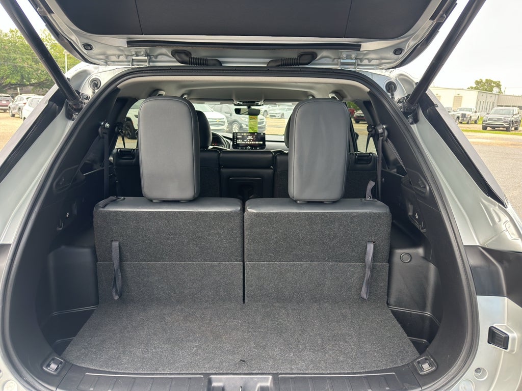 2025 Mitsubishi Outlander Base