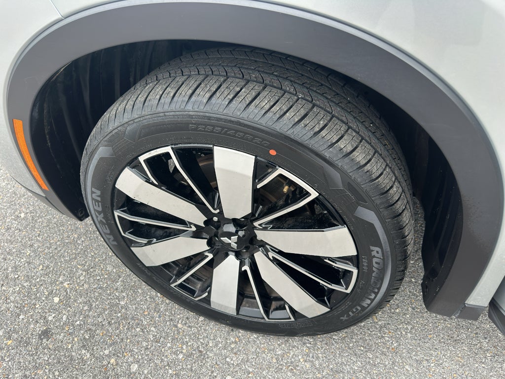 2025 Mitsubishi Outlander Base