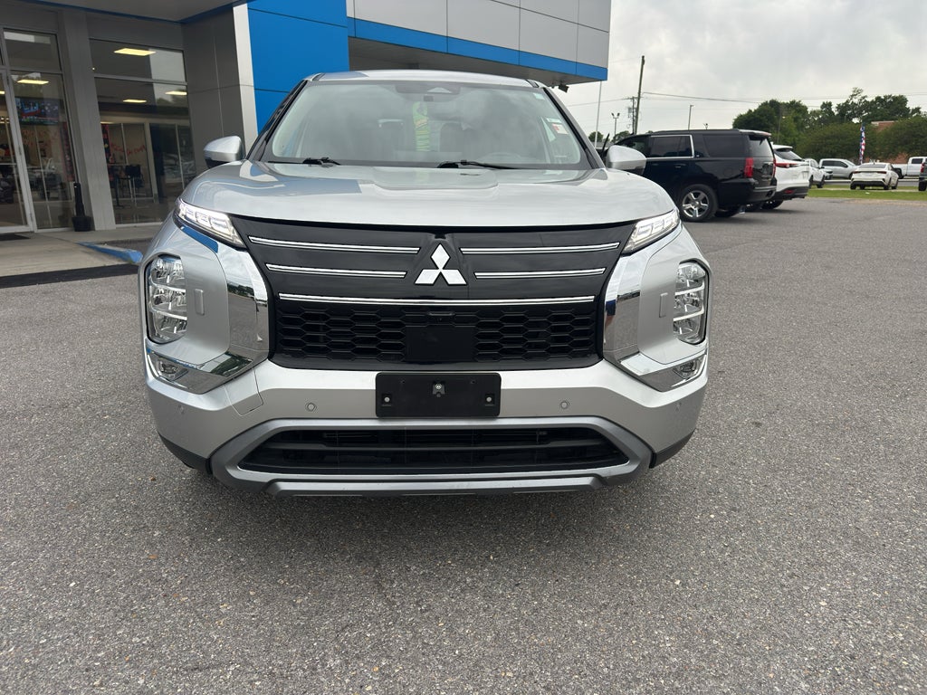 2025 Mitsubishi Outlander Base