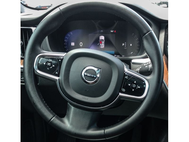2023 Volvo XC60 B5 Plus Dark Theme