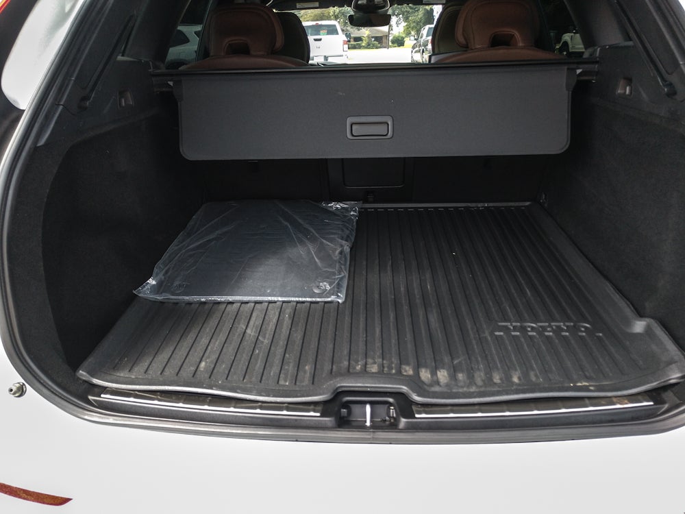 2023 Volvo XC60 B5 Plus Dark Theme