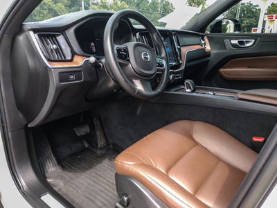 2023 Volvo XC60 B5 Plus Dark Theme