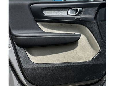 2025 Volvo XC40 B5 Plus Bright Theme