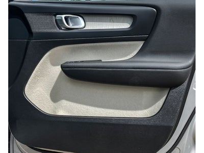 2025 Volvo XC40 B5 Plus Bright Theme