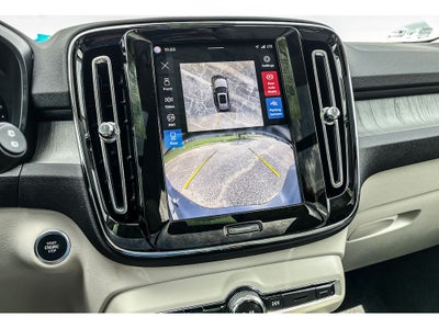 2025 Volvo XC40 B5 Plus Bright Theme