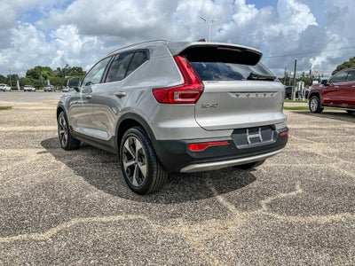 2025 Volvo XC40 B5 Plus Bright Theme
