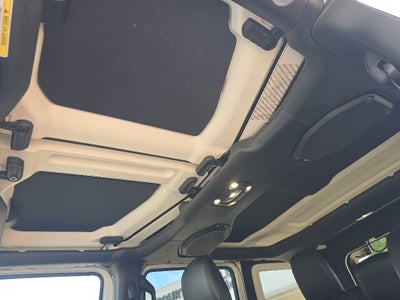 2020 Jeep Wrangler Sahara Altitude
