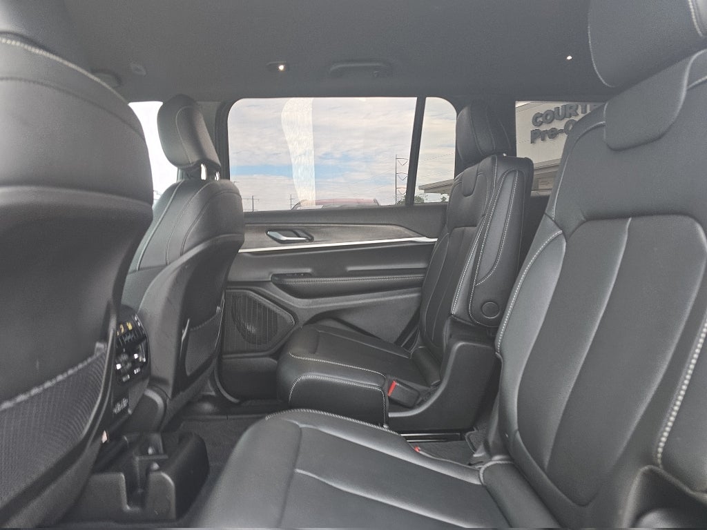 2025 Jeep Grand Cherokee L Limited Black-Out