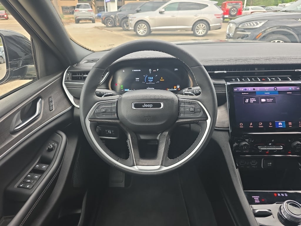 2025 Jeep Grand Cherokee L Limited Black-Out