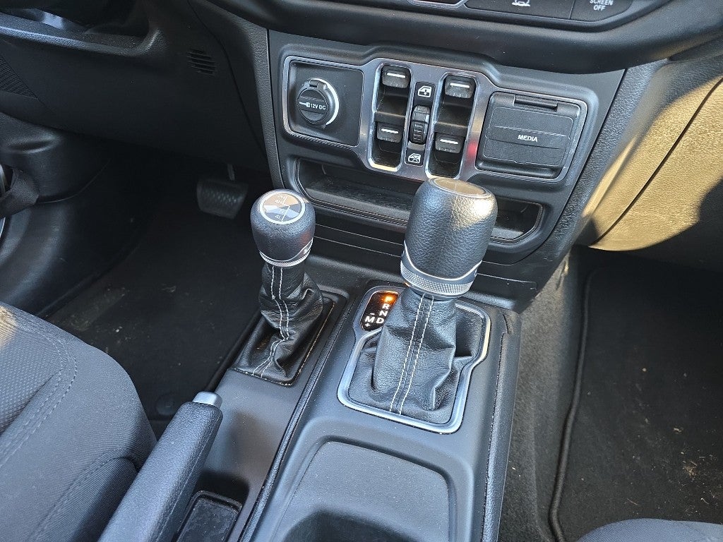 2023 Jeep Gladiator Overland