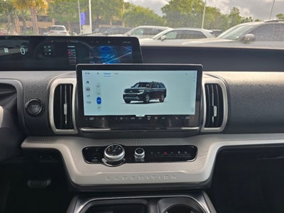 2025 Ford Expedition Active BLACKOUT 22s