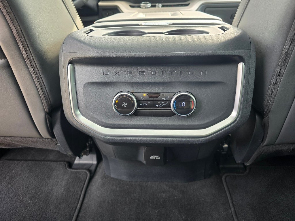 2025 Ford Expedition Active BLACKOUT 22s