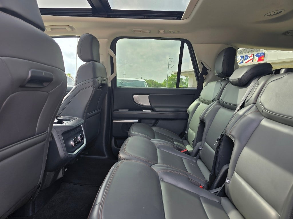 2025 Ford Expedition Active BLACKOUT 22s