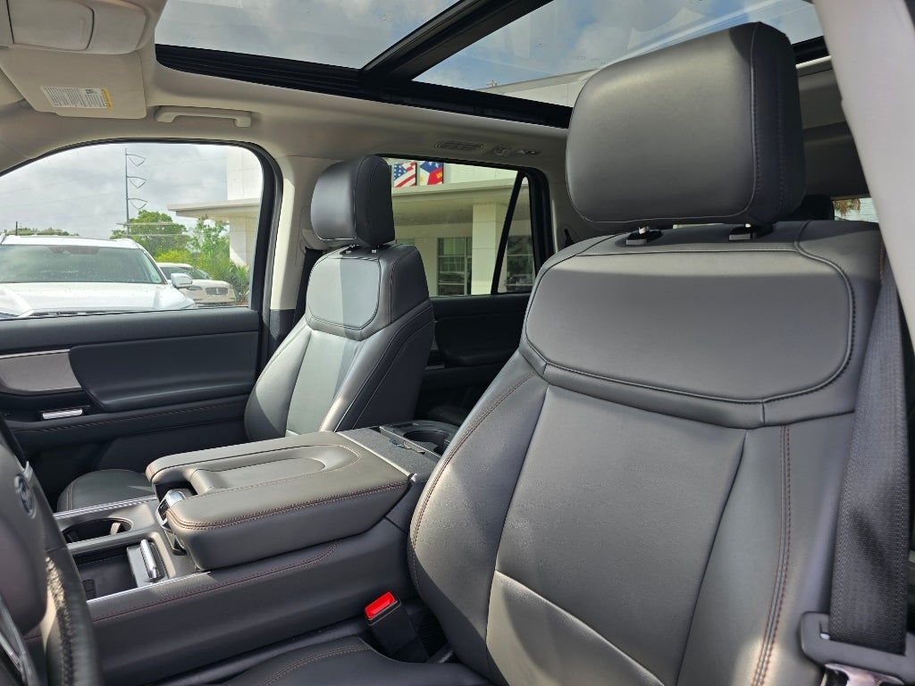 2025 Ford Expedition Active BLACKOUT 22s