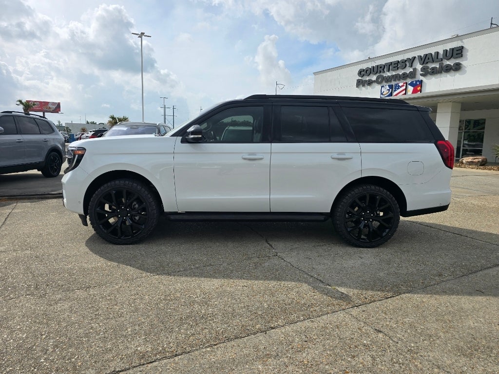 2025 Ford Expedition Active BLACKTOP 24