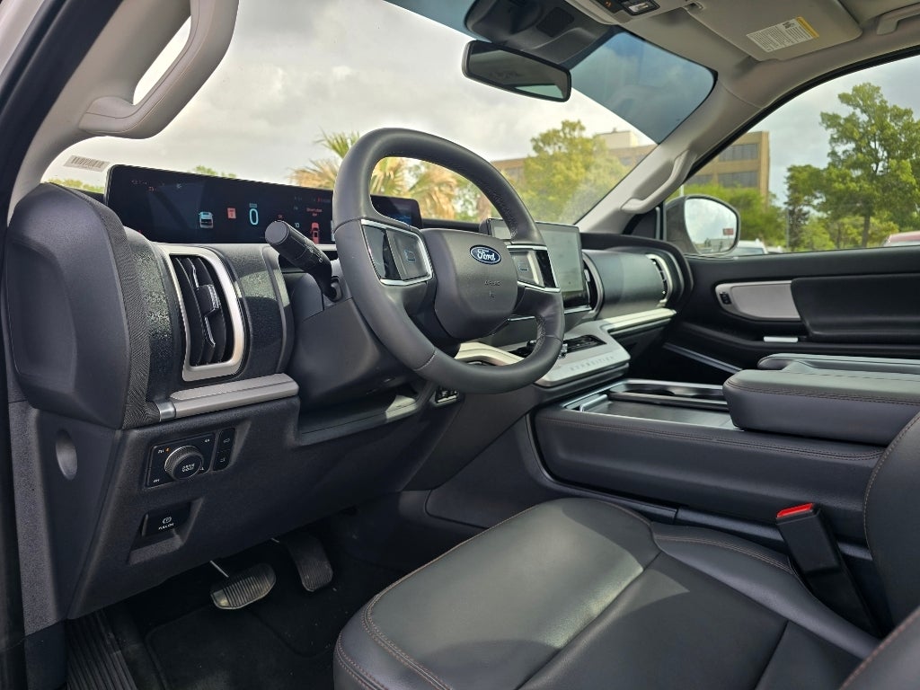 2025 Ford Expedition Active BLACKTOP 24