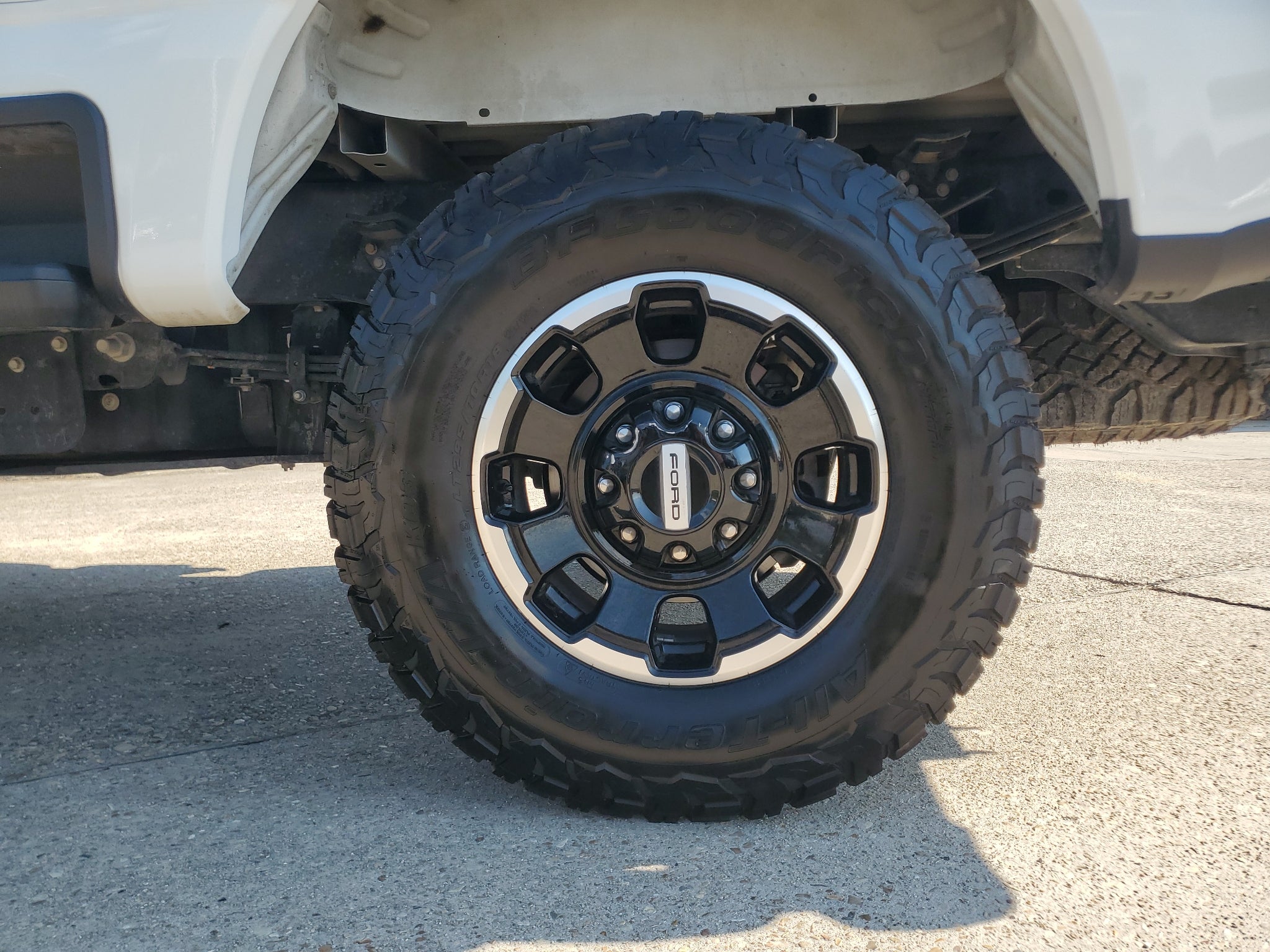 2025 Ford F-250 Super Duty LARIAT TREMOR HO 38s