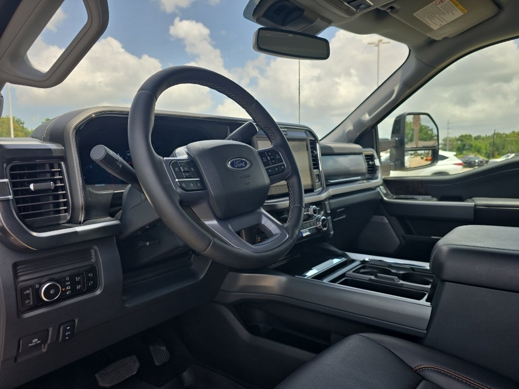 2025 Ford F-250 Super Duty LARIAT TREMOR HO