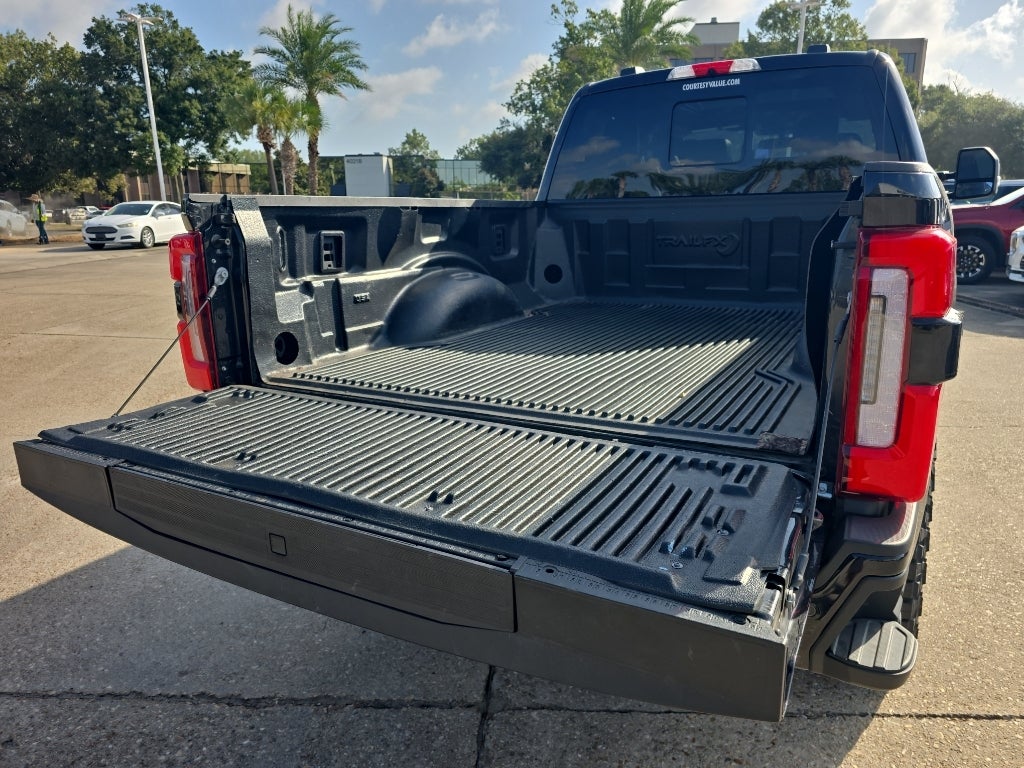 2026 Ford F-250 Super Duty Platinum 37s
