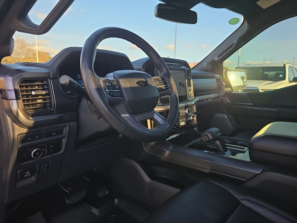 2024 Ford F-150 LARIAT SPORT BLACK-OUT