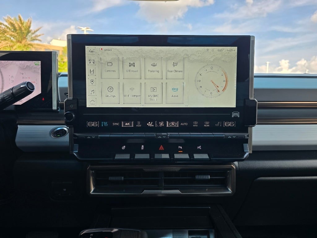 2025 GMC Hummer EV SUV 2X