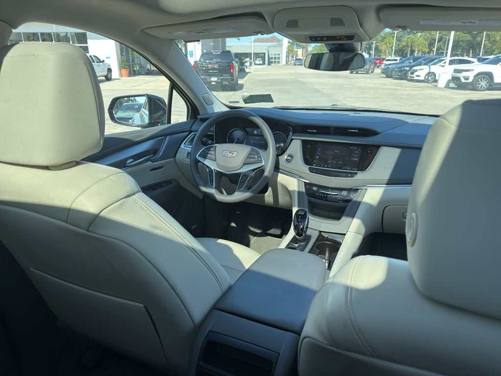 2025 Cadillac XT5 FWD Premium Luxury