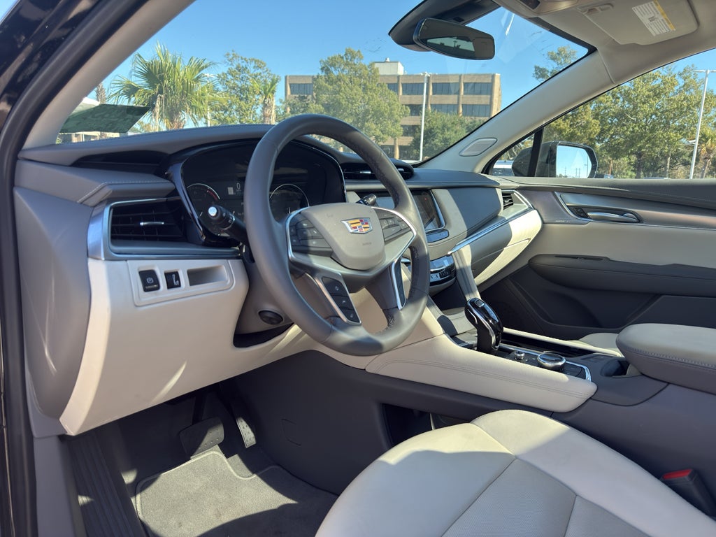 2025 Cadillac XT5 FWD Premium Luxury