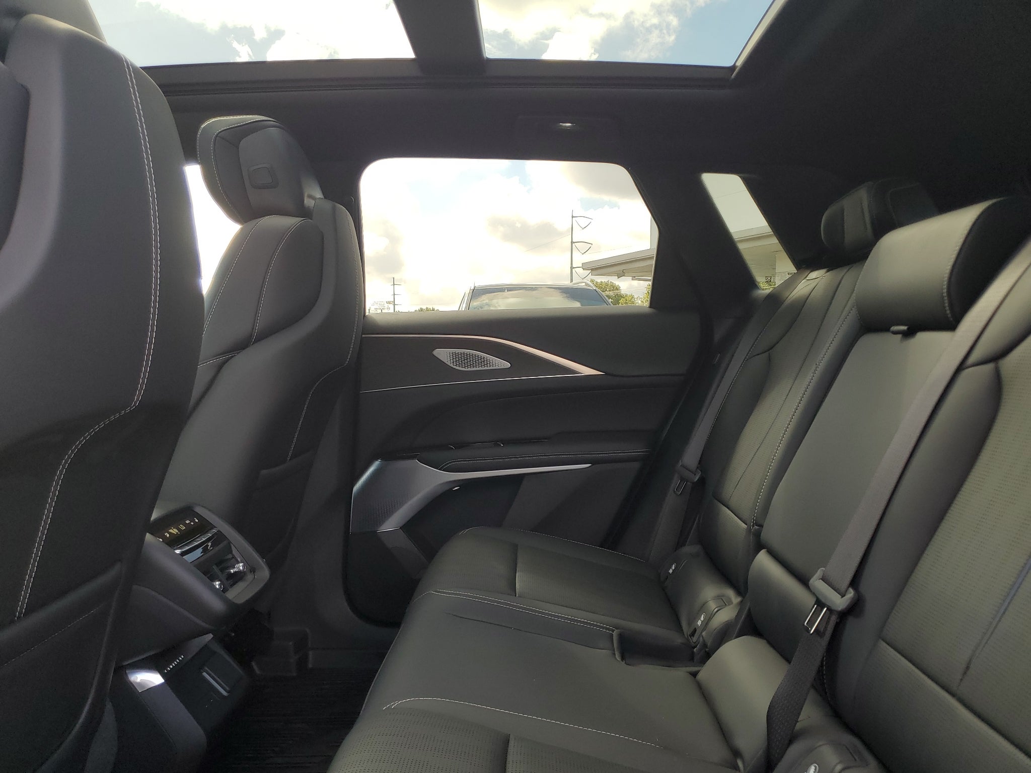2025 Cadillac Lyriq Luxury