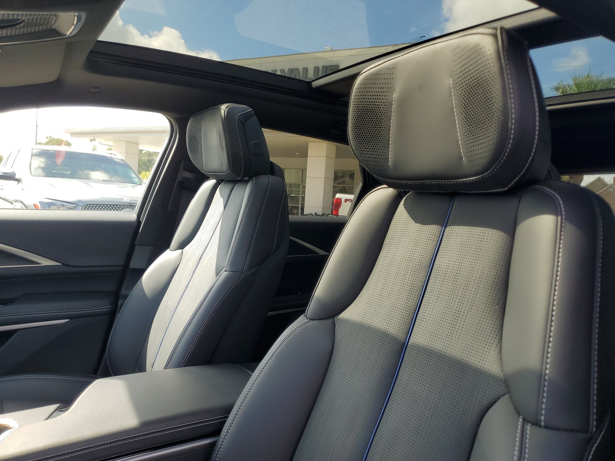 2025 Cadillac Lyriq Luxury