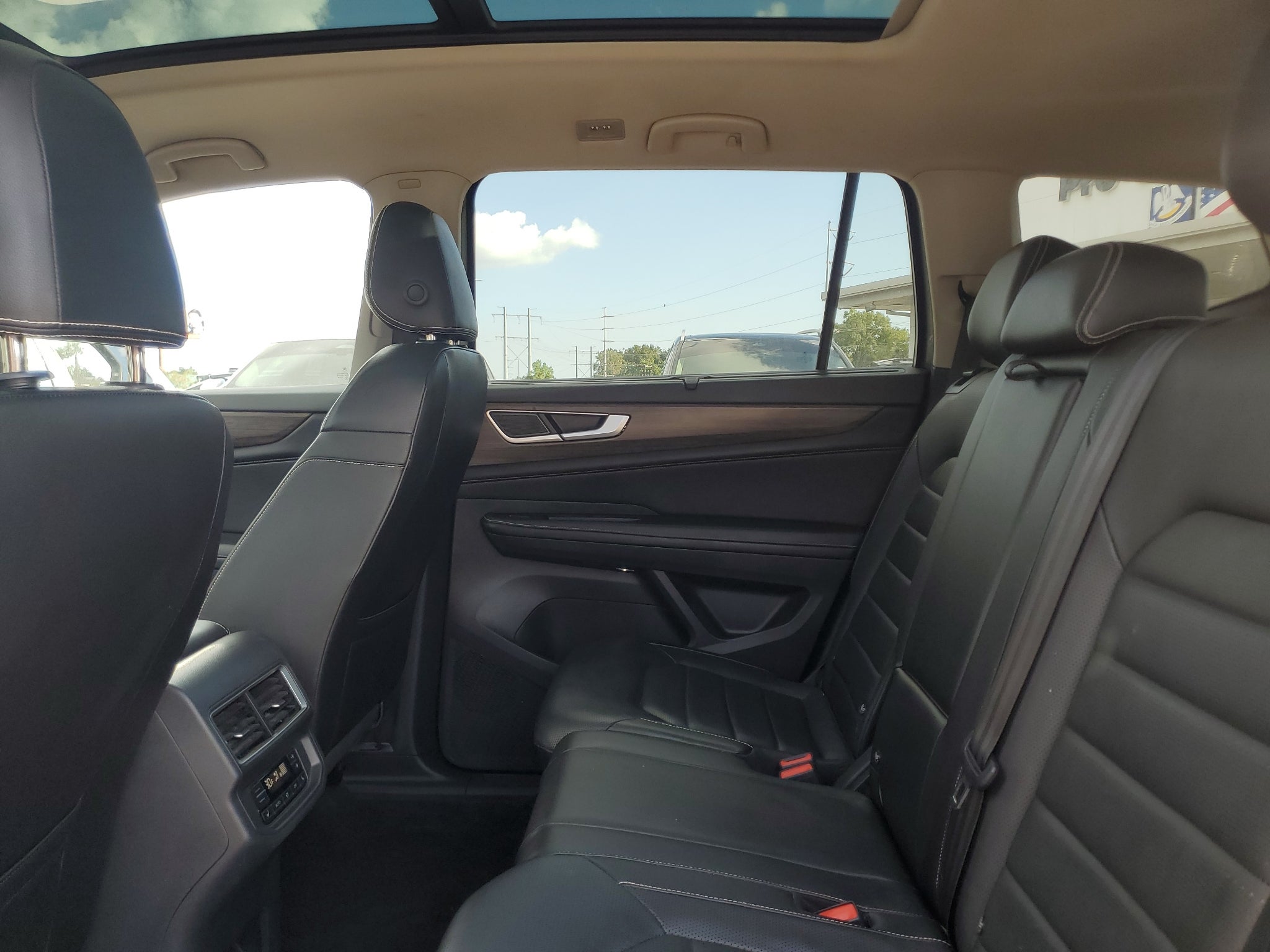 2024 Volkswagen Atlas 2.0T SEL