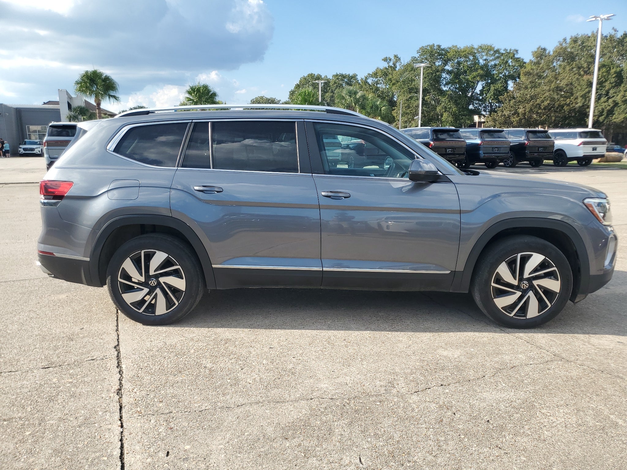 2024 Volkswagen Atlas 2.0T SEL