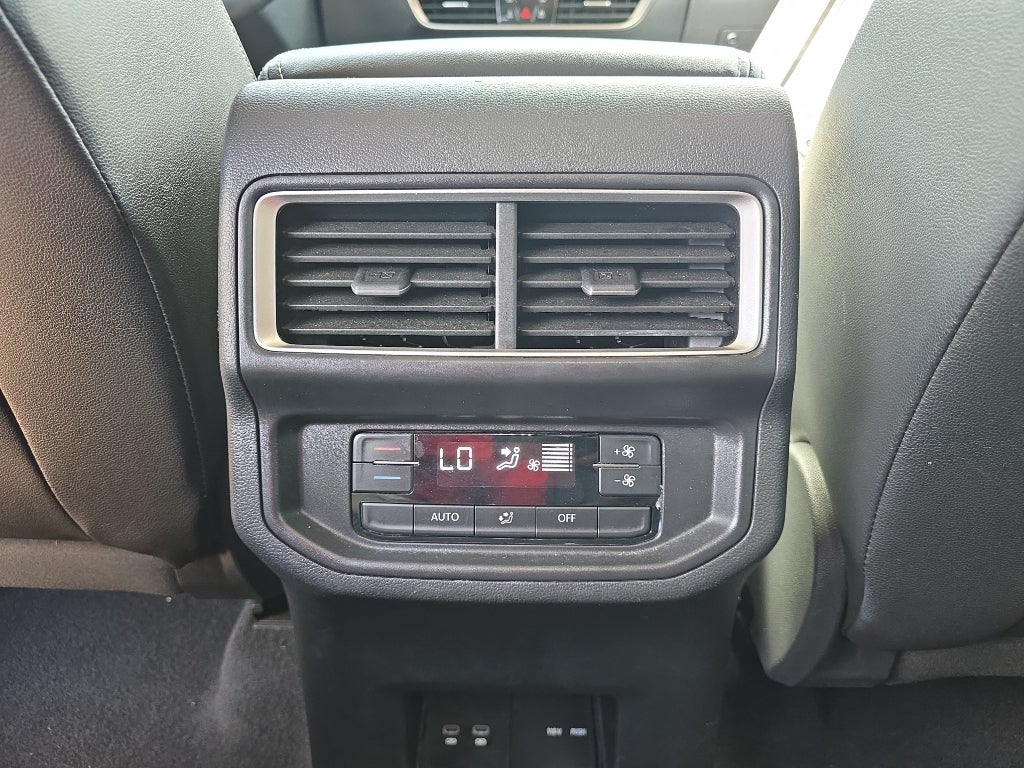 2024 Volkswagen Atlas 2.0T Peak Edition SE w/Technology