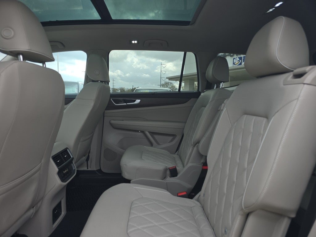 2024 Volkswagen Atlas 2.0T SEL Premium R-Line