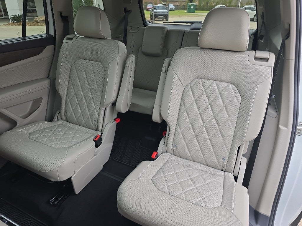 2024 Volkswagen Atlas 2.0T SEL Premium R-Line