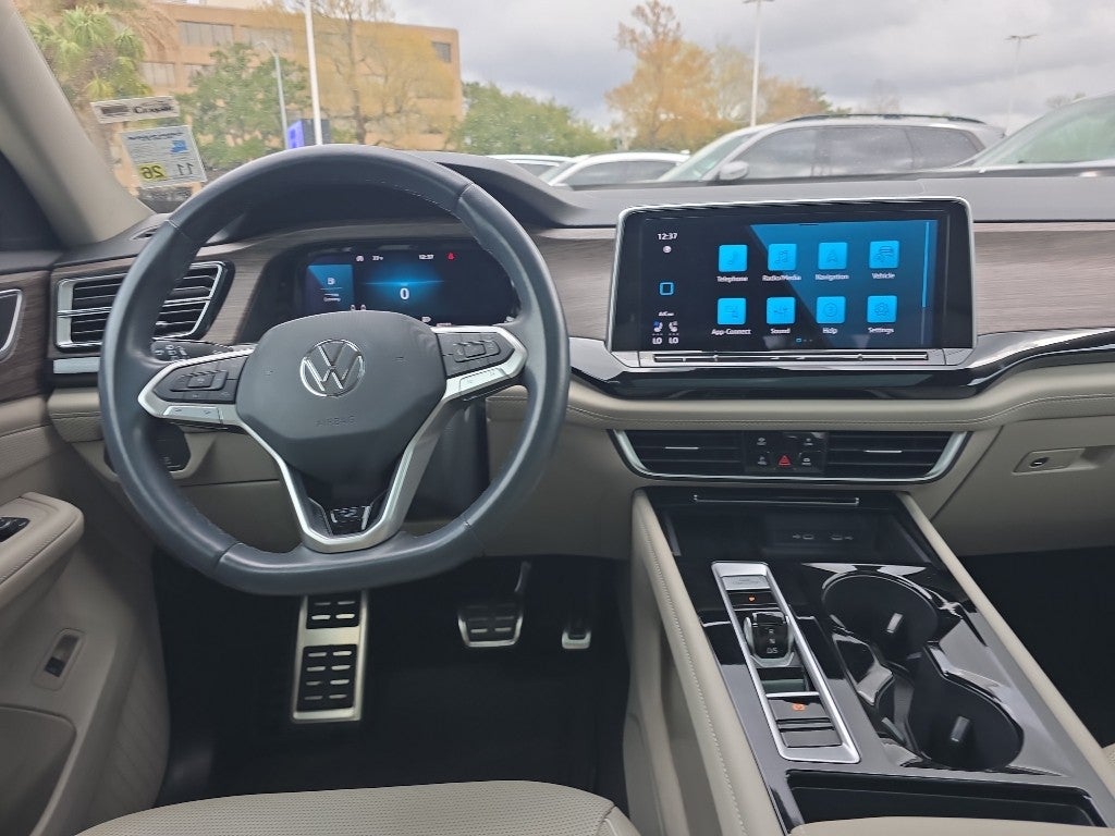 2024 Volkswagen Atlas 2.0T SEL Premium R-Line