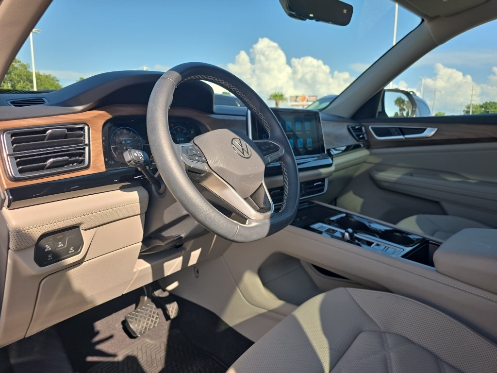 2024 Volkswagen Atlas 2.0T SE w/Technology