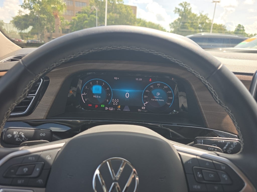 2025 Volkswagen Atlas 2.0T SE w/Technology