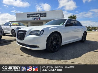 2019 Chrysler 300 Touring