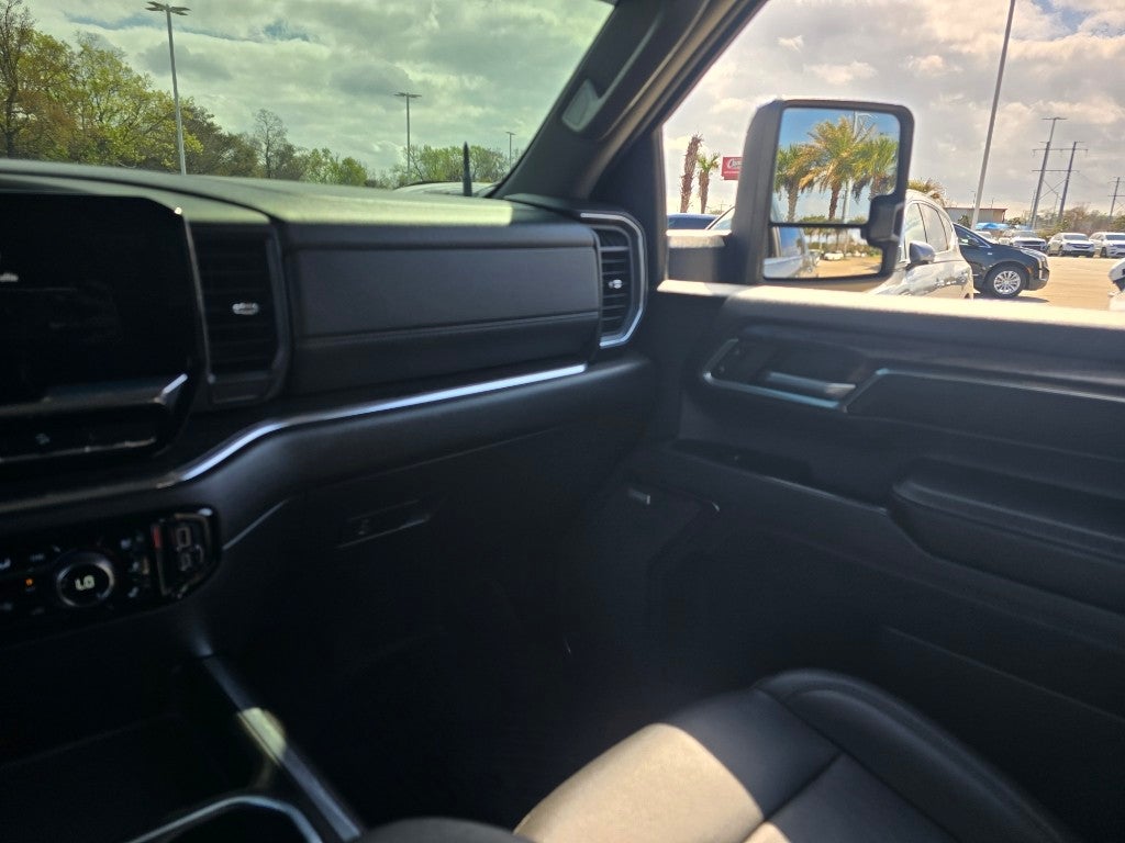 2024 Chevrolet Silverado LTZ