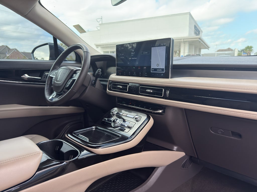 2022 Lincoln Nautilus Standard