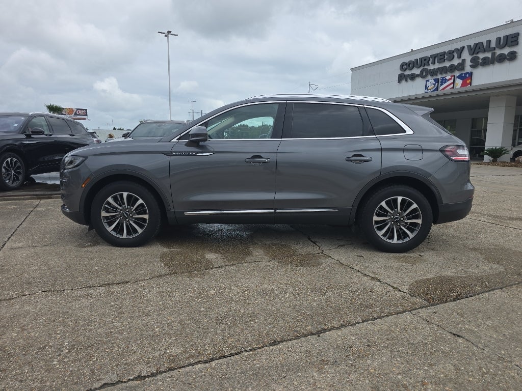 2022 Lincoln Nautilus Standard