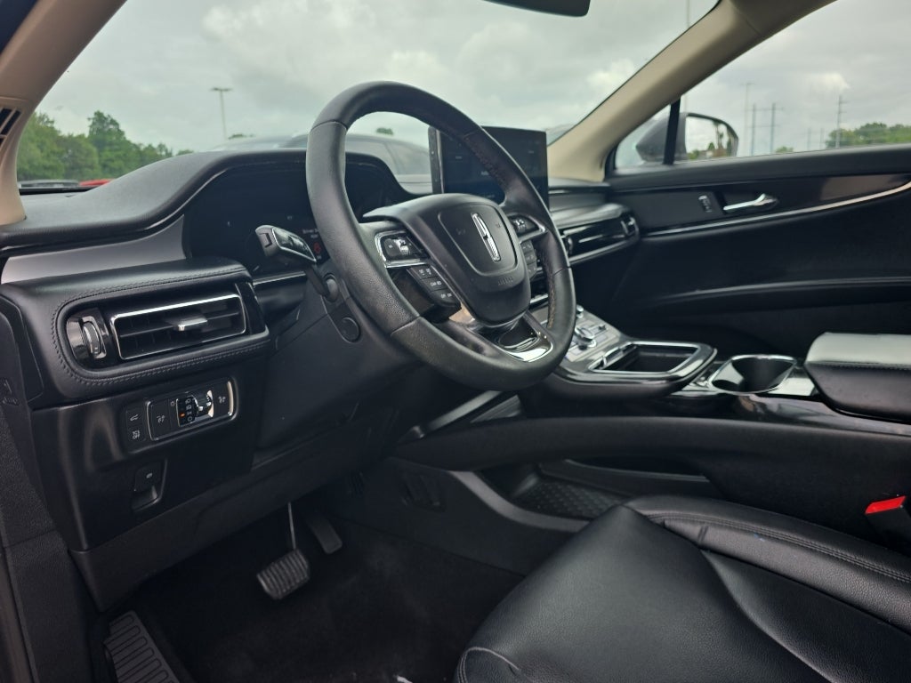 2022 Lincoln Nautilus Standard